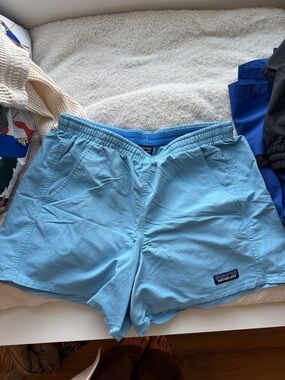 Patagonia Women’s XS Light Blue Baggies shorts